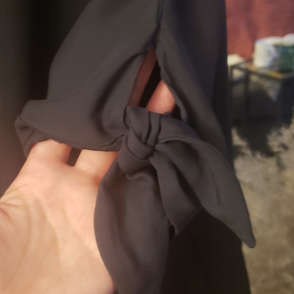 COPY - Dynamite tie sleeve blouse - Picture 3 of 6